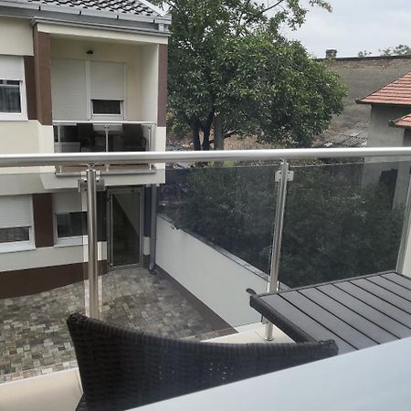 Konak Kutko Pančevo Buitenkant foto