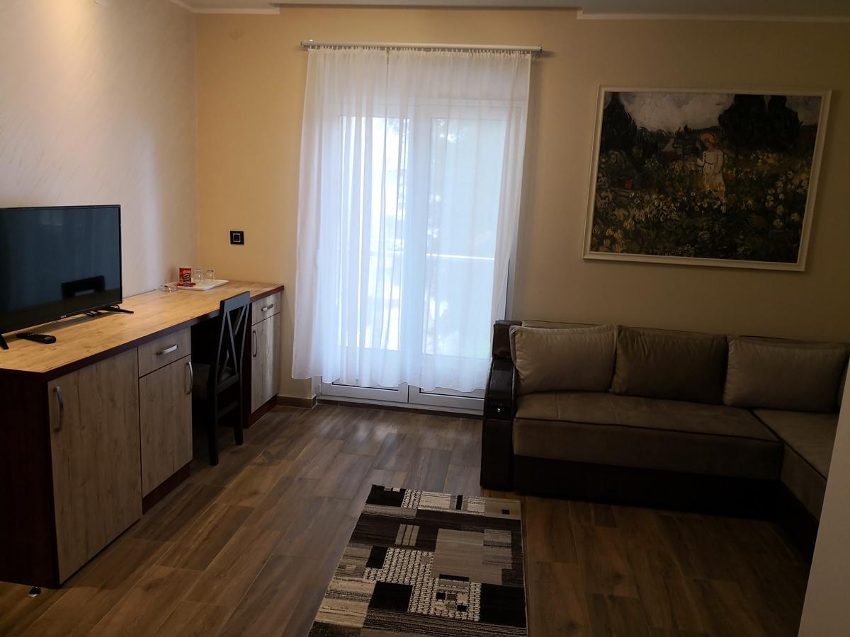 Konak Kutko Pančevo Buitenkant foto