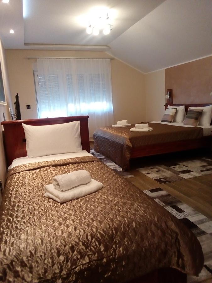 Konak Kutko Pančevo Buitenkant foto